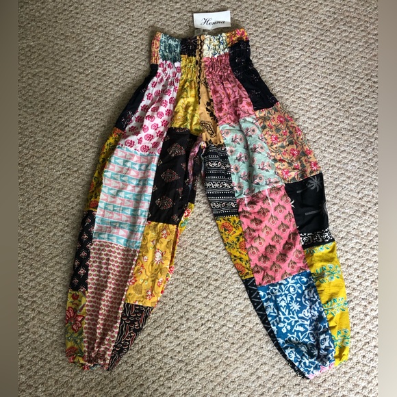 Patchwork pants, “One size fits all” but they’re on the smaller side - Picture 3 of 8